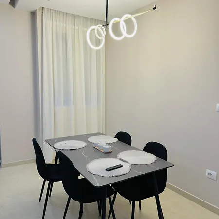 Center Hideaway * دراس